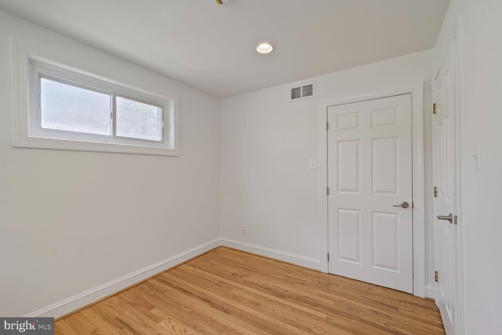 10213 Duvawn Place Silver Spring, MD 20902 - Photo 22 of 37