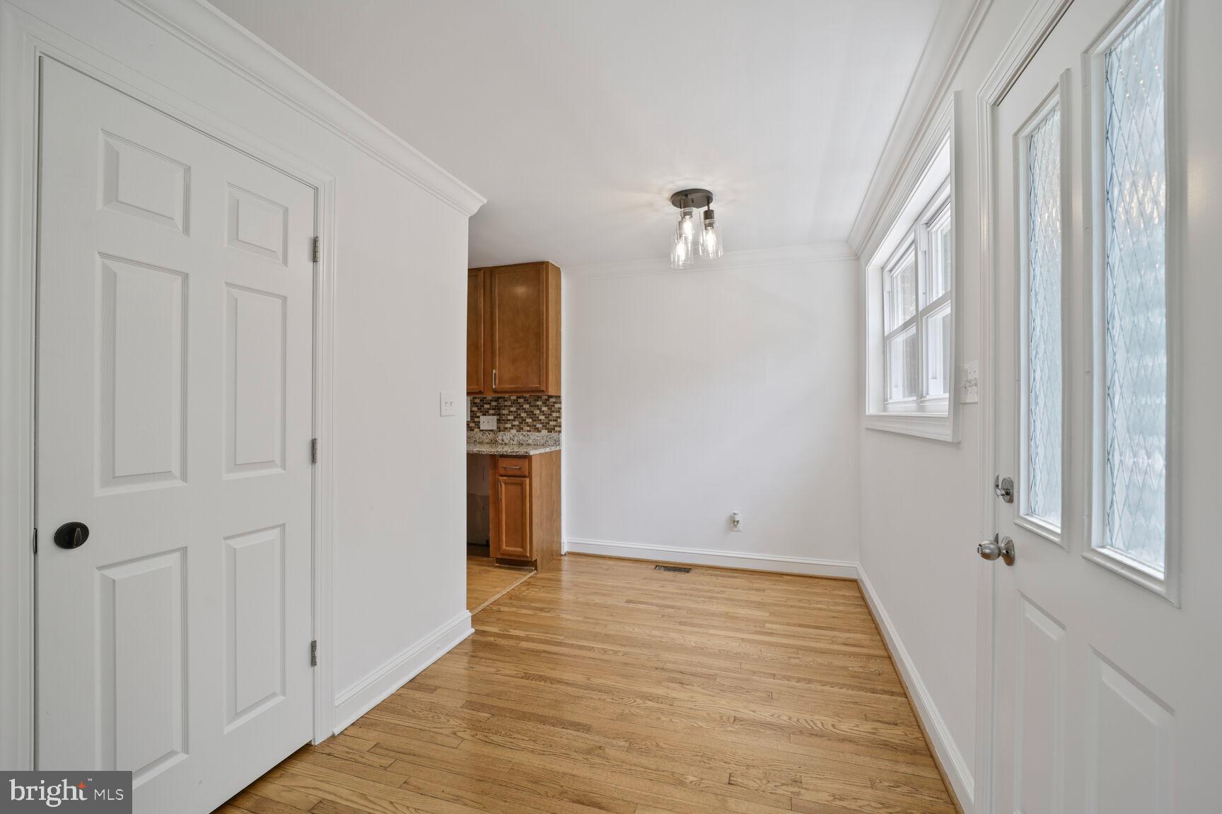 10213 Duvawn Place Silver Spring, MD 20902 - Photo 6 of 37