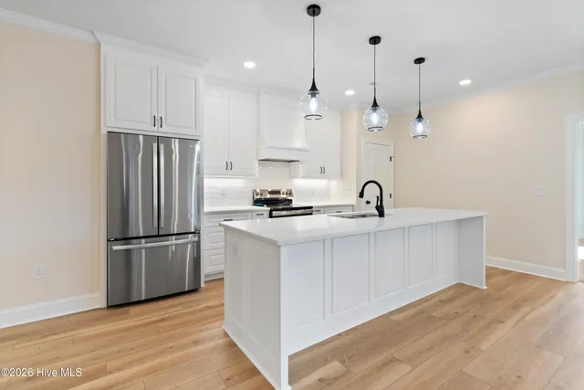 $400,000 | 125 Scots Pine Circle, Wallace, NC 28466