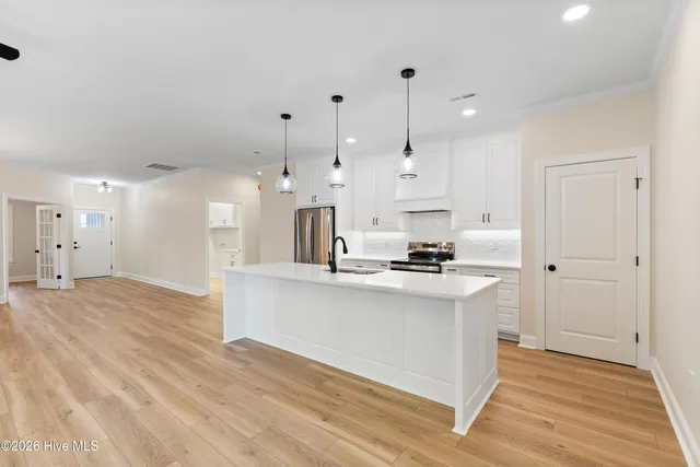 $400,000 | 125 Scots Pine Circle, Wallace, NC 28466