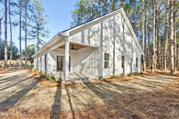 $385,000 | 125 Scots Pine Circle, Wallace, NC 28466