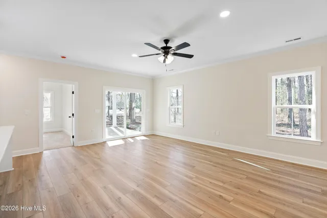 $400,000 | 125 Scots Pine Circle, Wallace, NC 28466