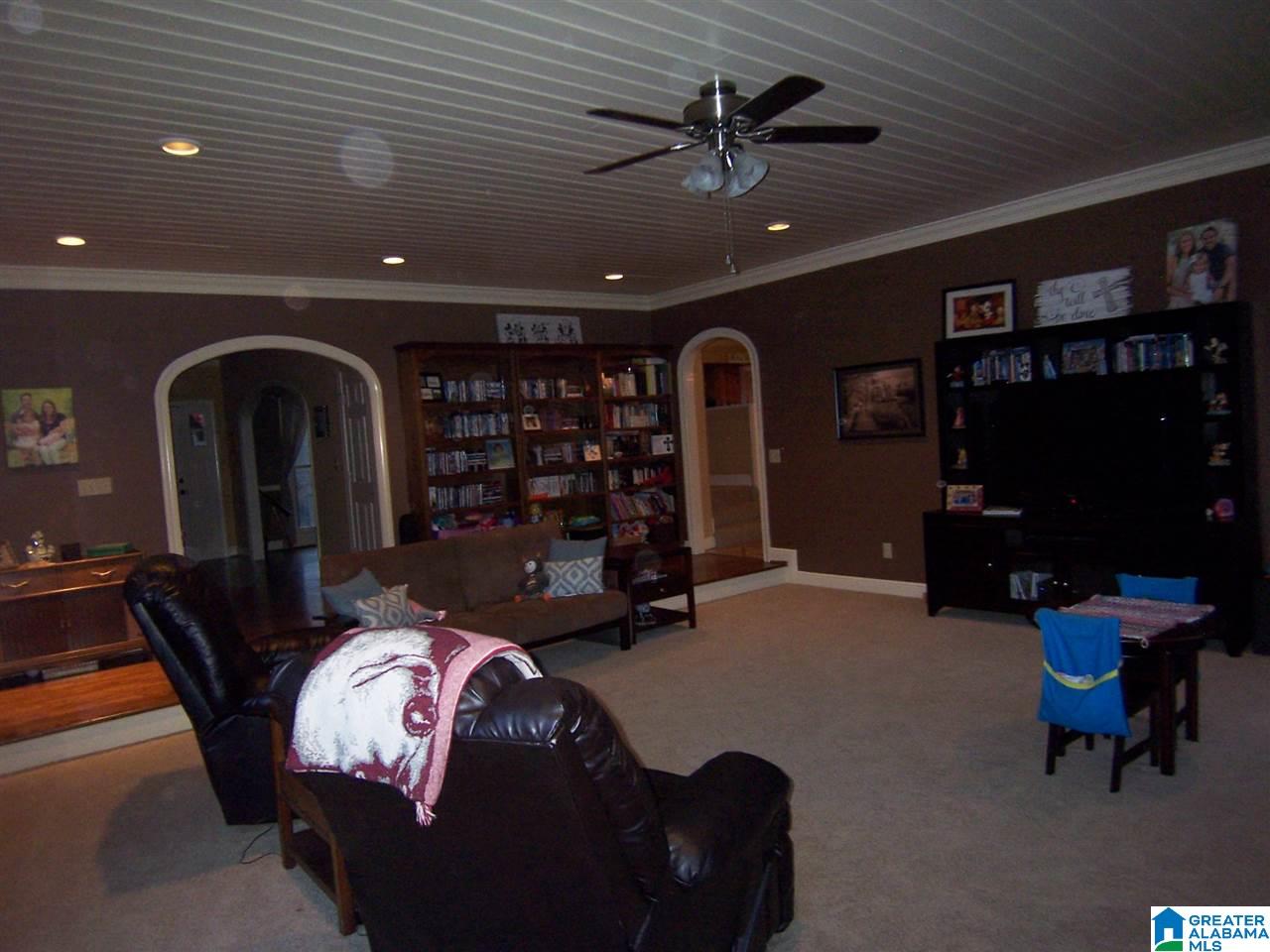 309 Carriage Lane Alabaster, AL 35007 - Photo 4 of 48