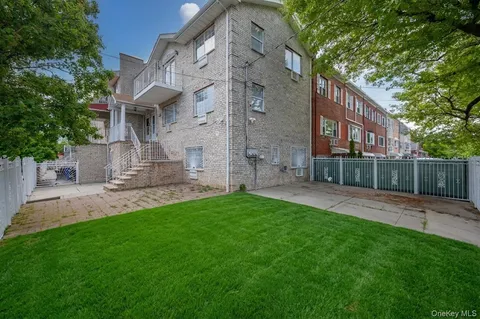 $999,000 | 2739 Lawton Avenue | Throgs Neck