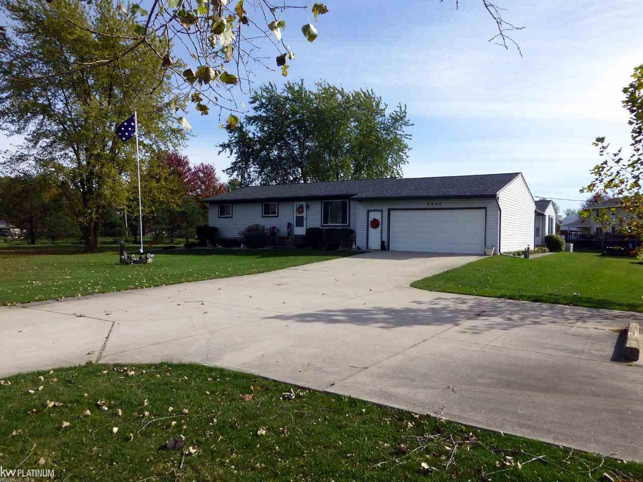 8695 Frith Road Columbus, MI 48063 - Photo 2 of 30