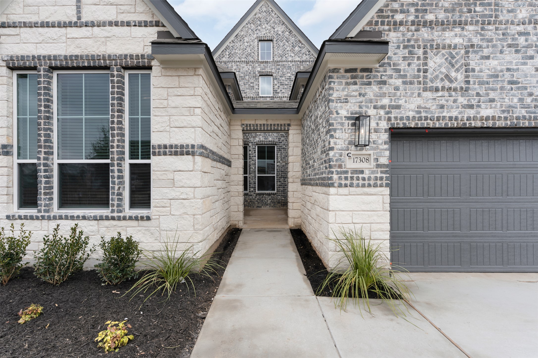 2312 Tobiano Trace Georgetown, TX 78633 - Photo 3 of 33 Exterior entry