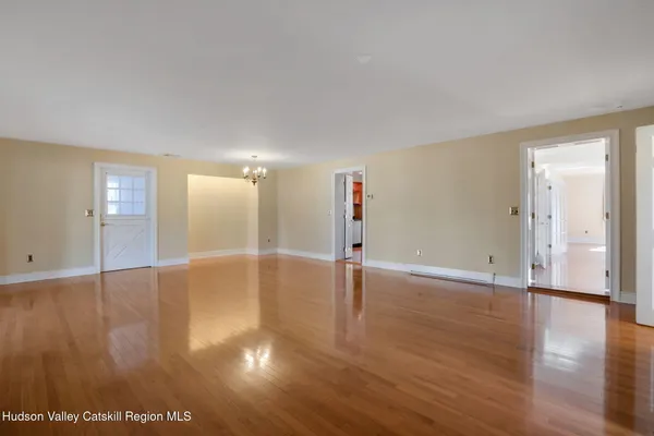 $3,500 | 411 Albany Avenue, Unit 2, Kingston, NY 12401