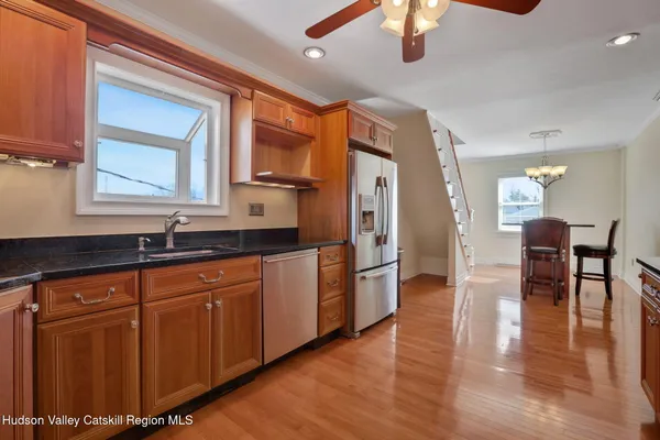 $3,500 | 411 Albany Avenue, Unit 2, Kingston, NY 12401