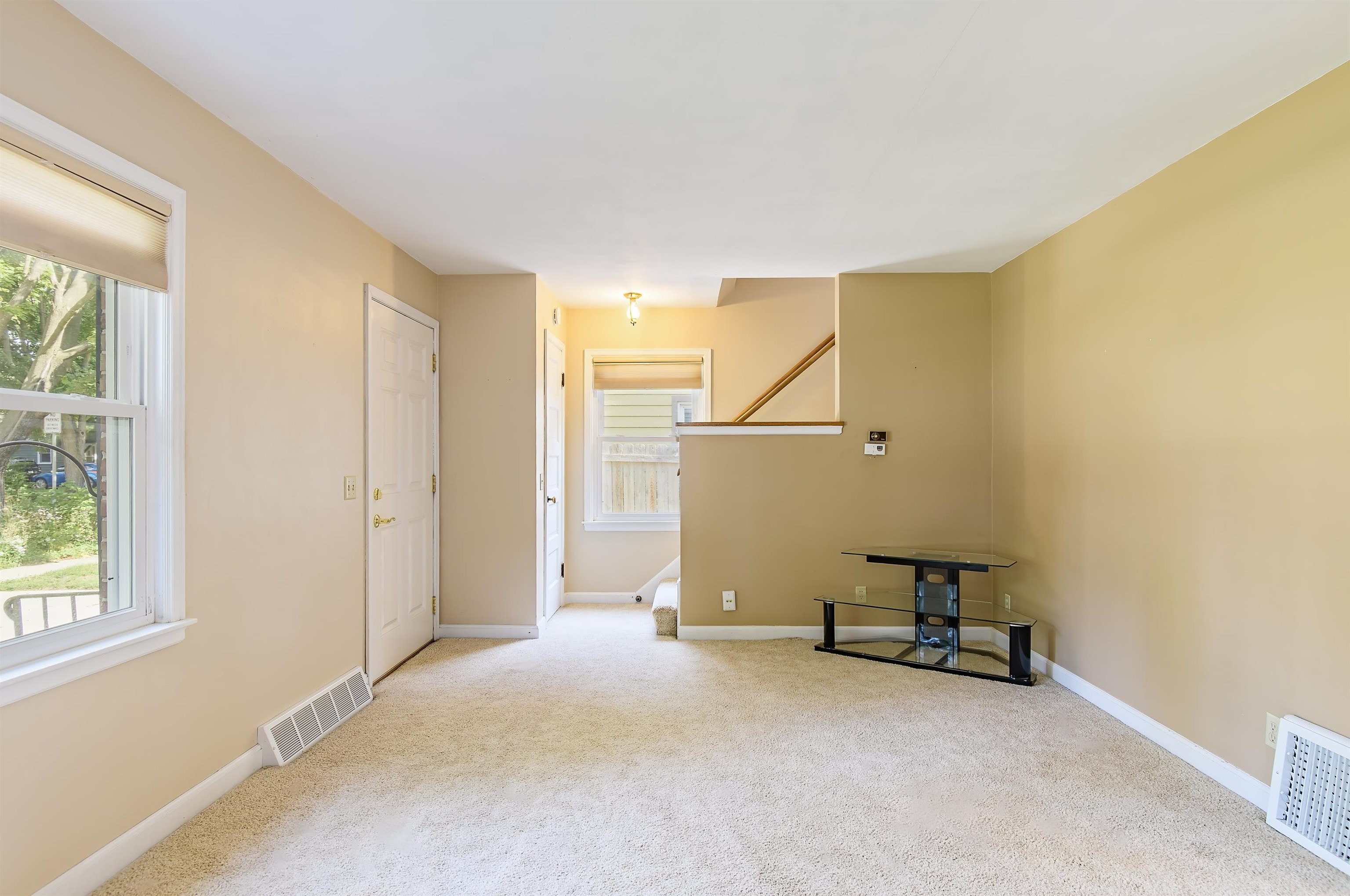 2537 Hoard Street Madison, WI 53704 - Photo 4 of 45 Gallery Image 4