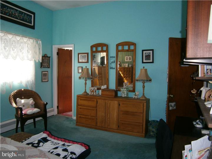 939 Irvin Road Huntingdon Valley, PA 19006 - Photo 14 of 25 Master Bedroom