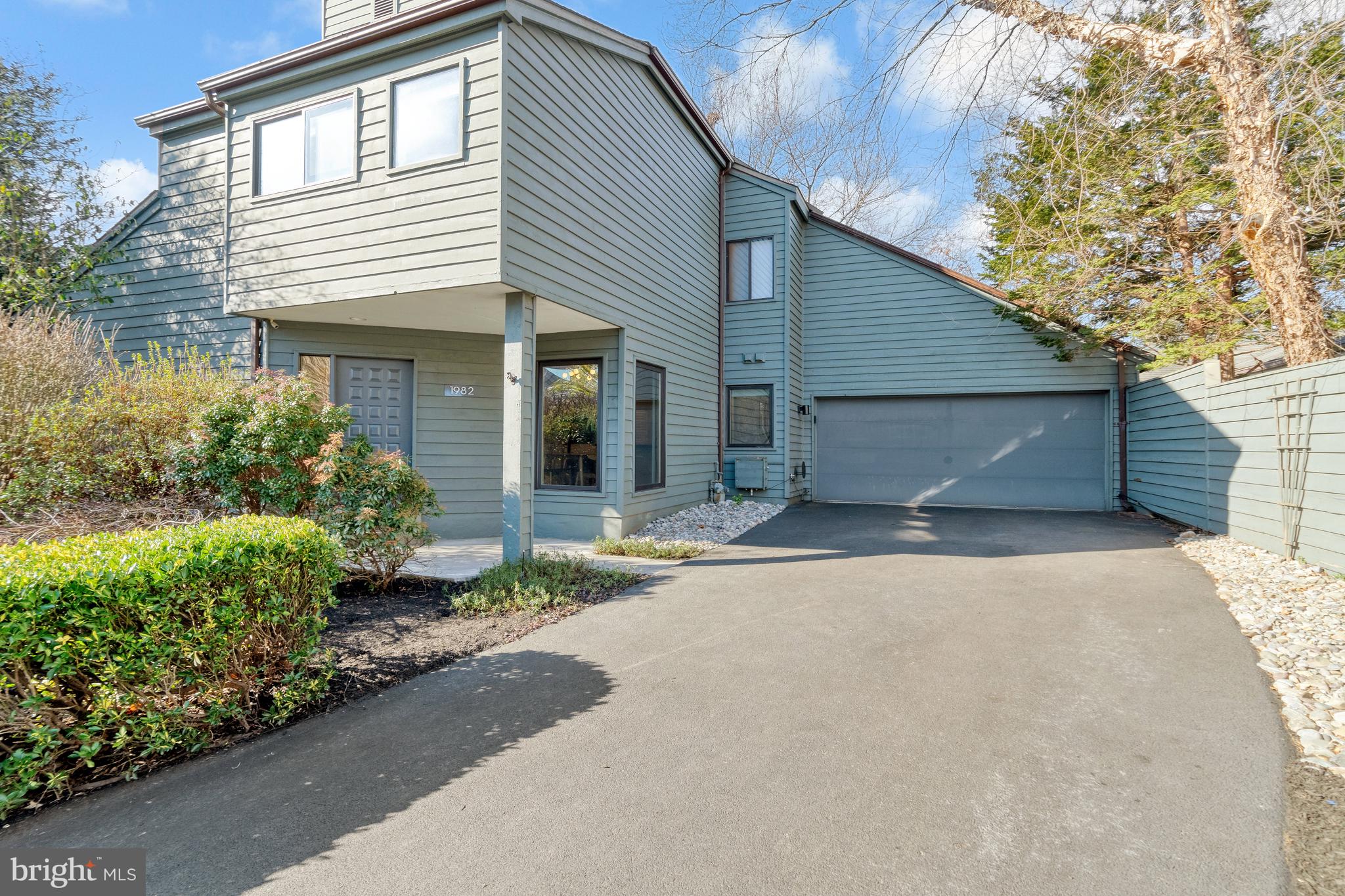 1982 Solaridge Court Reston, VA 20191 - Photo 3 of 45