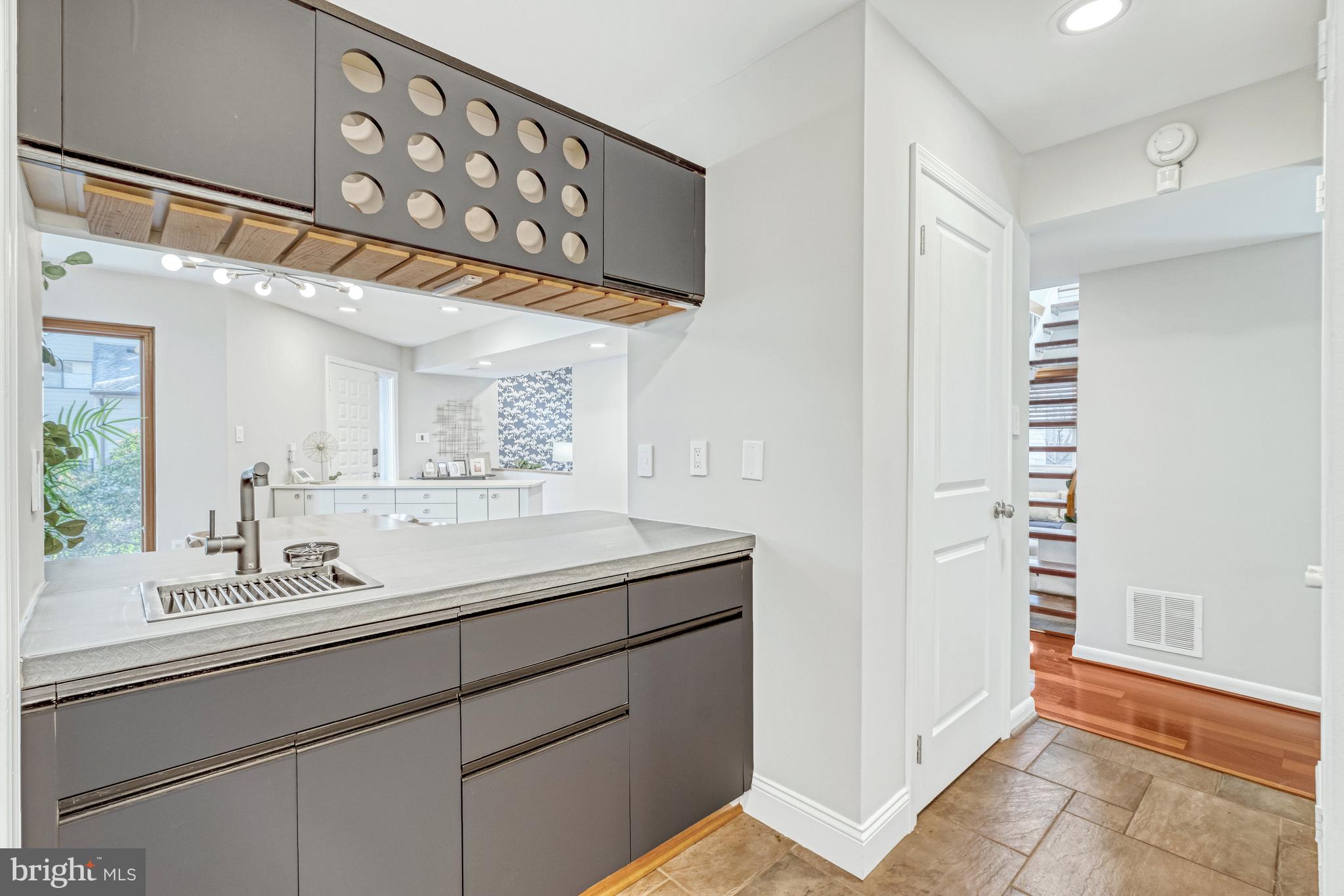 1982 Solaridge Court Reston, VA 20191 - Photo 10 of 45