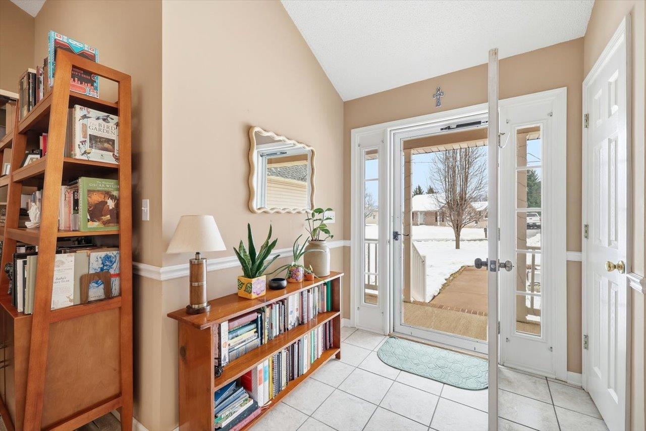 41 Long Bow Road Waynesboro, VA 22980 - Photo 5 of 45 a living room with furniture