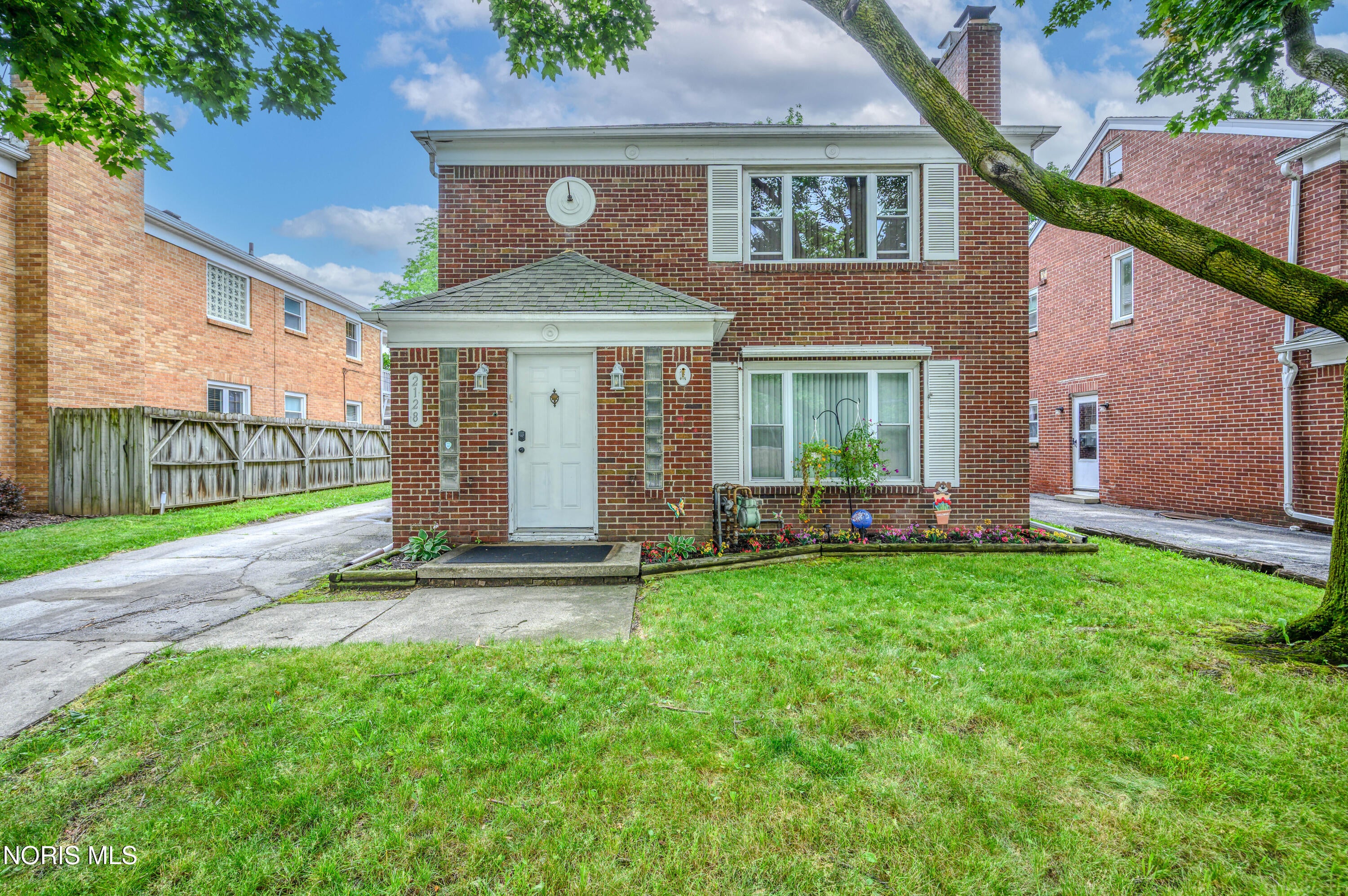 2128 Secor Road Toledo, OH 43606 - Photo 1 of 22 Gallery Image 1