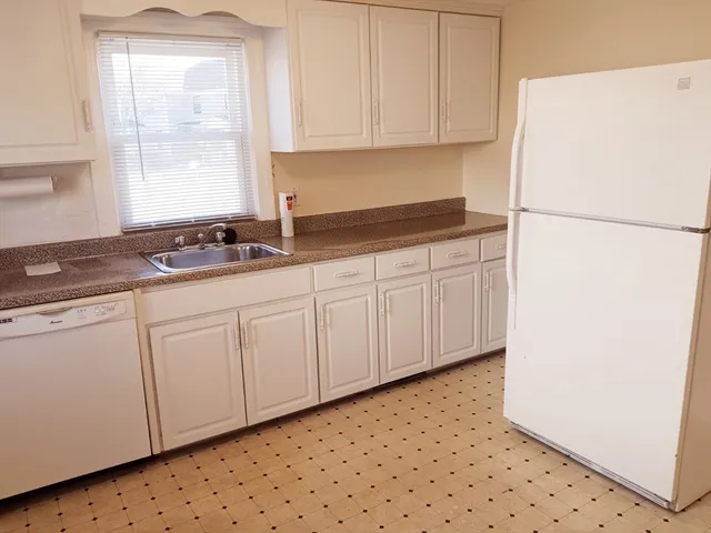 $4,000 | 188 Lexington Street, Unit 188, Newton, MA 02466