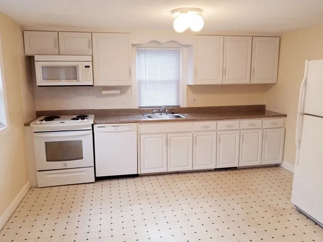 $4,000 | 188 Lexington Street, Unit 188, Newton, MA 02466