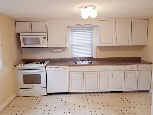 $4,000 | 188 Lexington Street, Unit 188, Newton, MA 02466