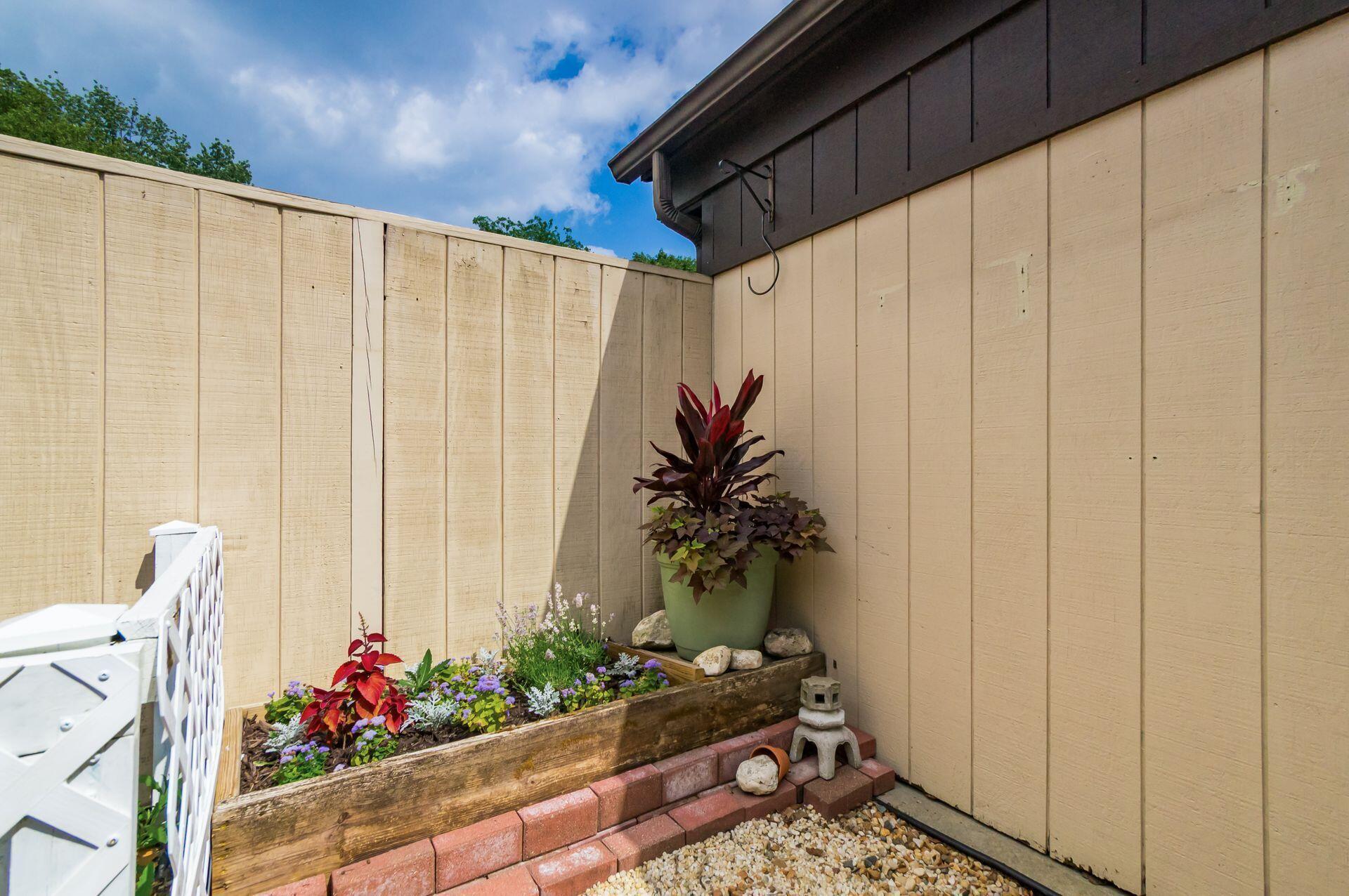 5370 Reed Road, Unit 66 Columbus, OH 43235 - Photo 41 of 43 Back Patio