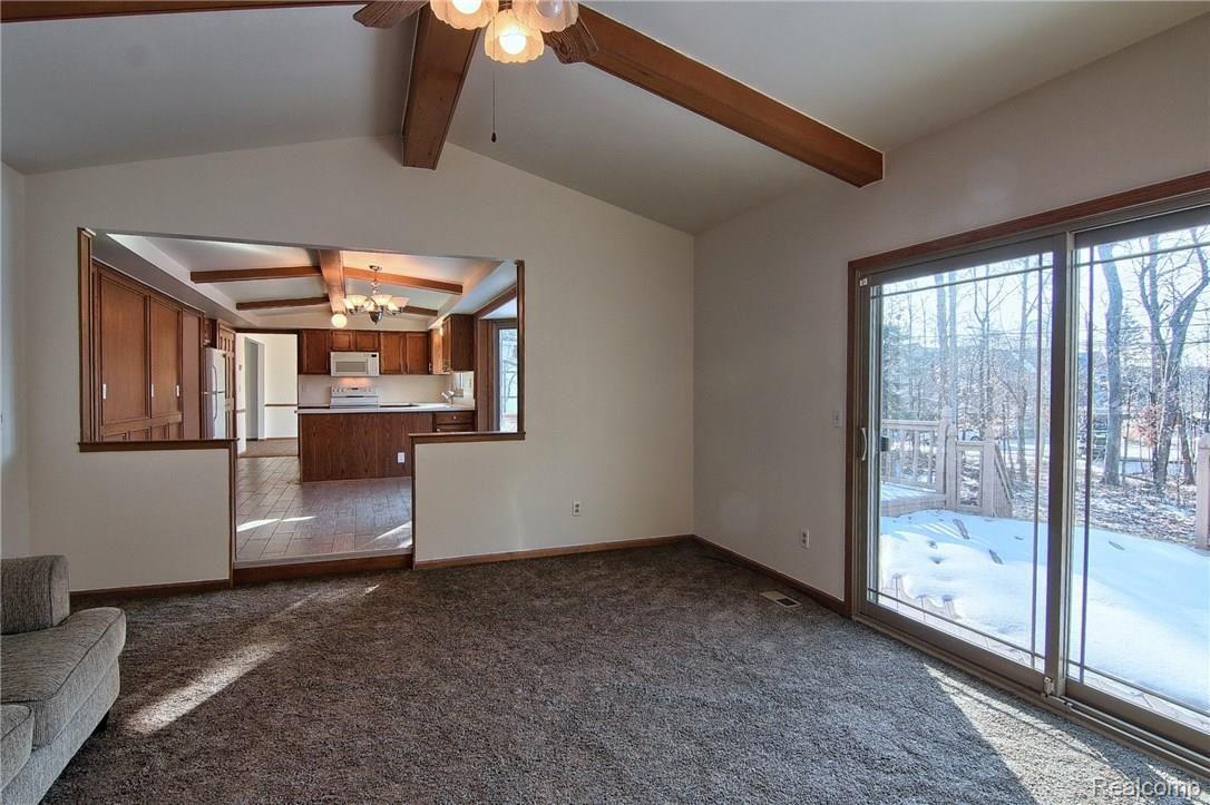 319 Old Ridge Court Rochester, MI 48309 - Photo 17 of 32 Family_Room_2nd_View.jpg