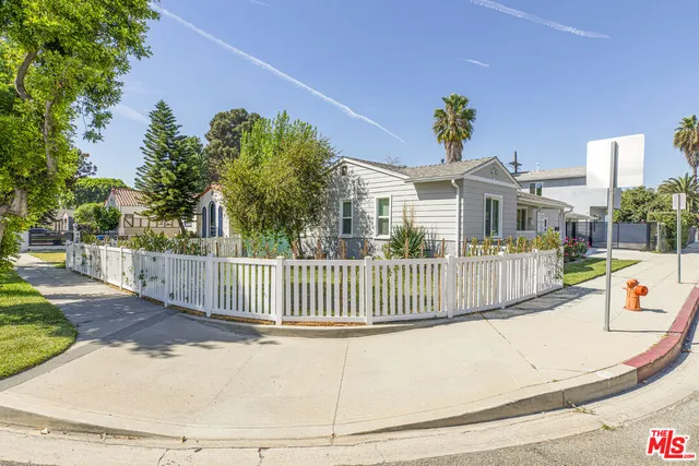 a view of a livingroom with a fireplace