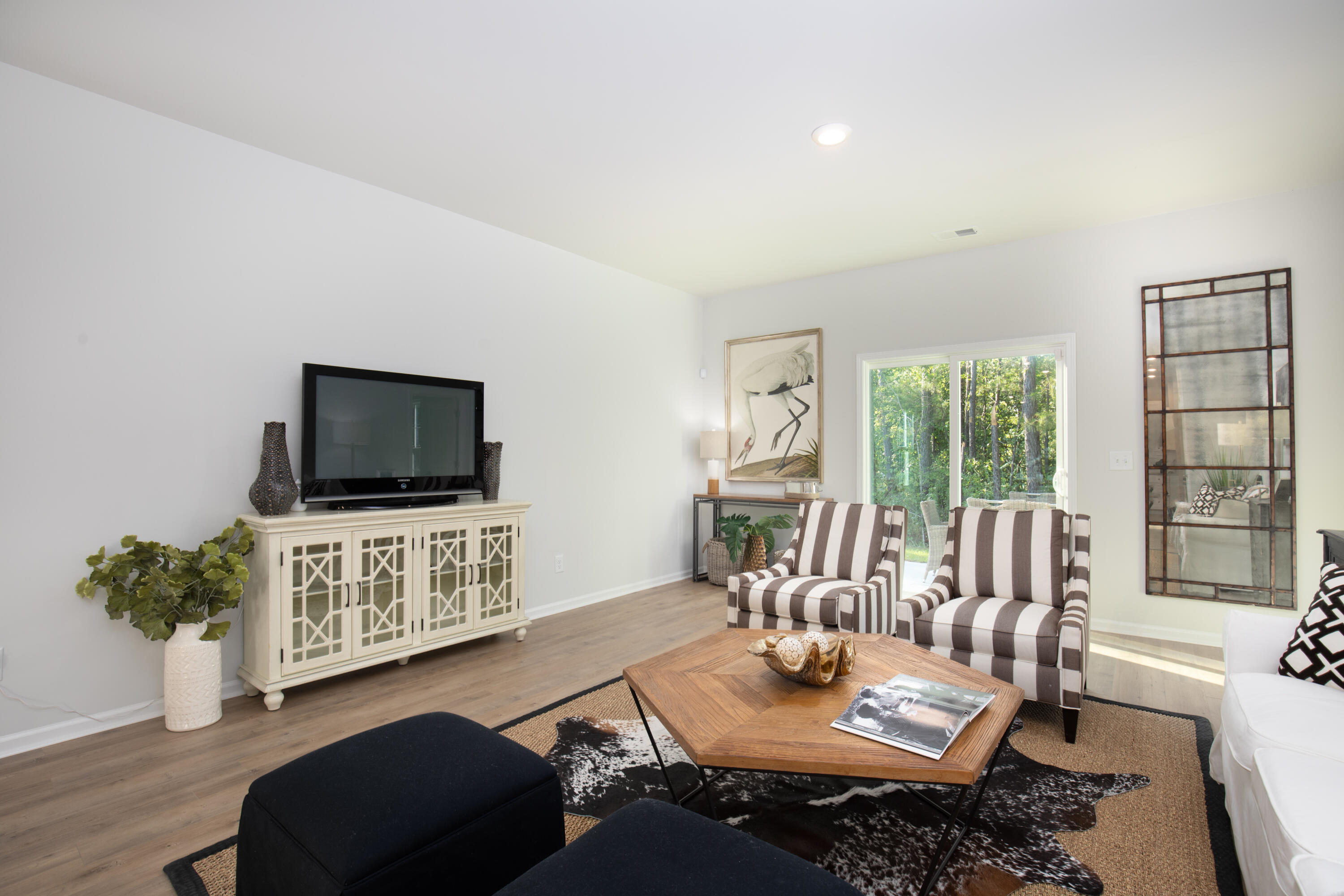 613 Spanish Wells Road Summerville, SC 29486 - Photo 5 of 31 Family Room Pic 2