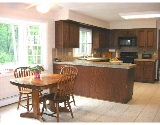 56 Richardson Road Boxborough, MA 01719 - Photo 4 of 16