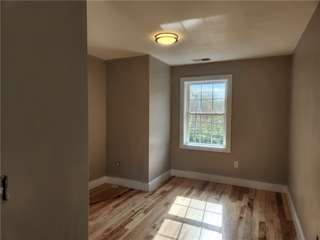 1284 Boston Neck Road Saunderstown, RI 02874 - Photo 17 of 24