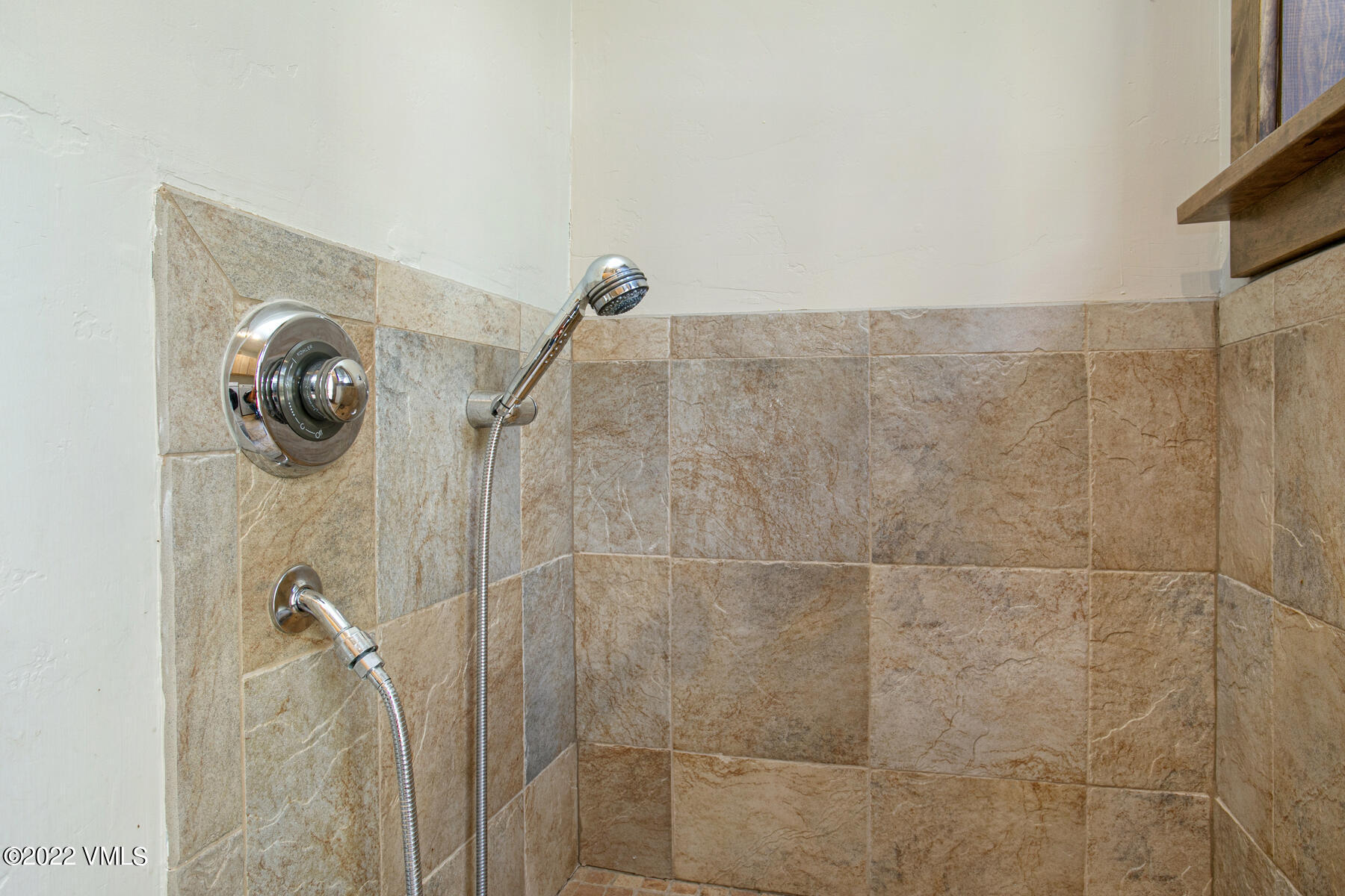 400 Red Draw Edwards, CO 81632 - Photo 33 of 49 a bathroom with a shower