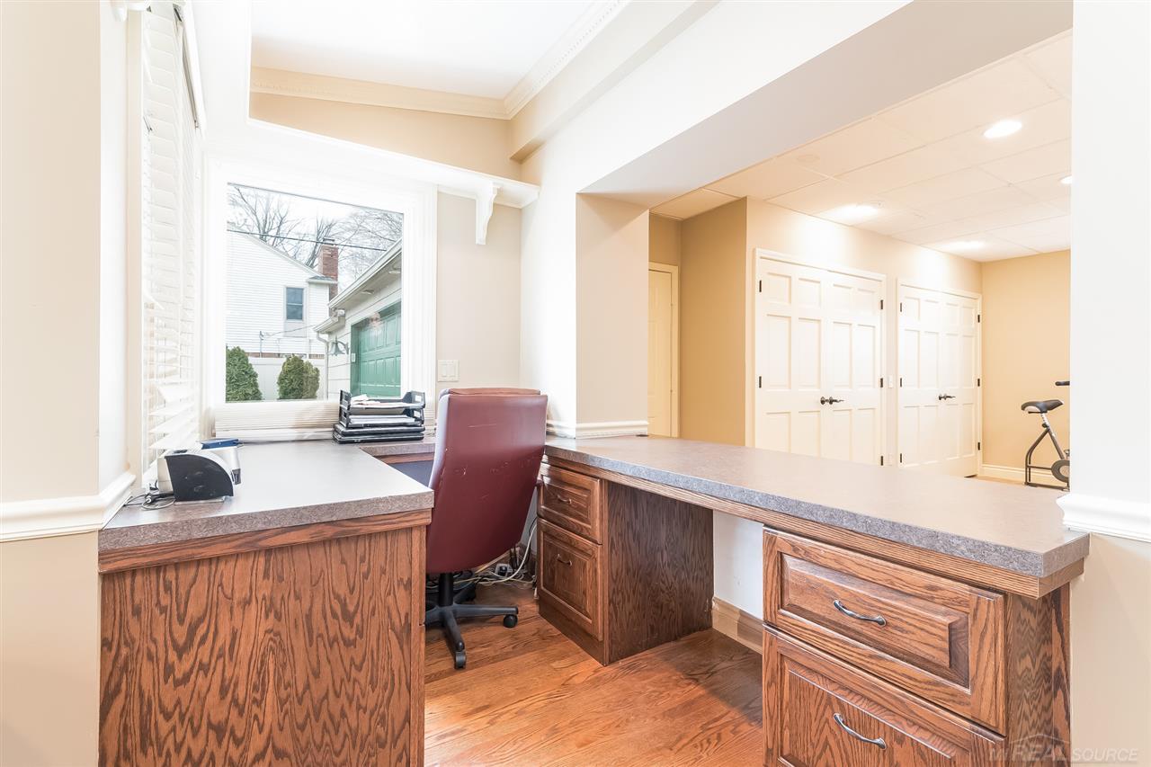 621 South Oxford Road Grosse Pointe Woods, MI 48236 - Photo 21 of 57