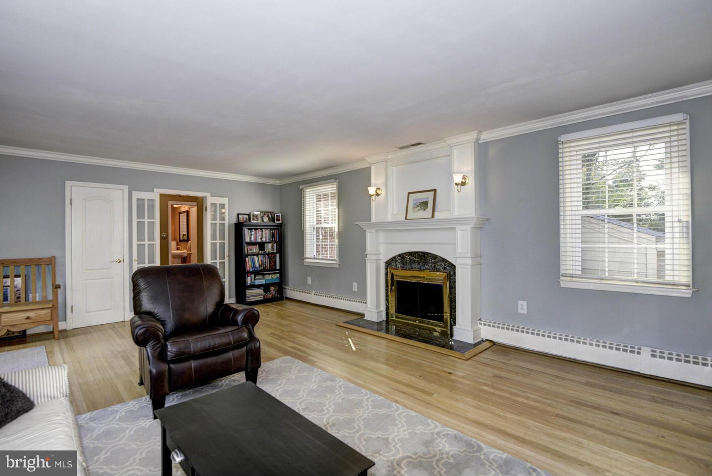 121 Greenbrier Road Towson, MD 21286 - Photo 4 of 17 Family Room