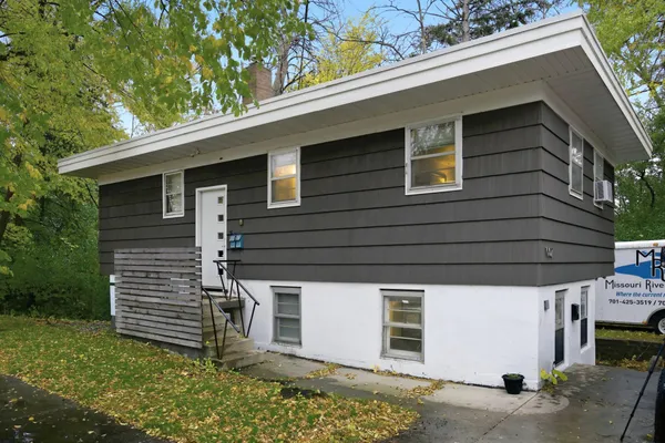 $269,900 | 1002 9th Street South, Moorhead, MN 56560