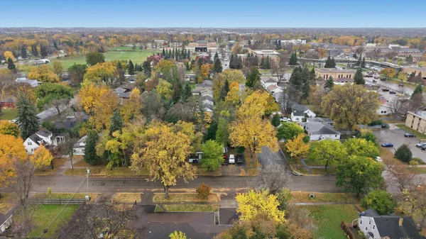 $269,900 | 1002 9th Street South, Moorhead, MN 56560