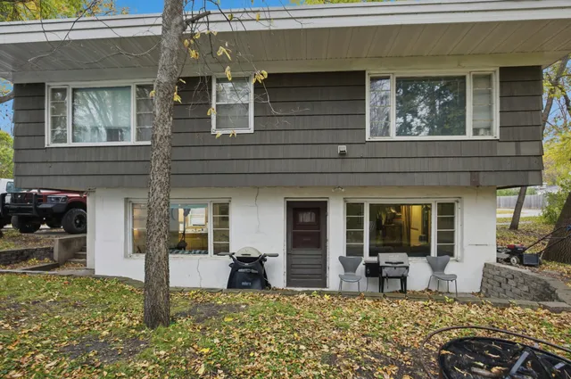 $274,900 | 1002 9th Street South, Moorhead, MN 56560