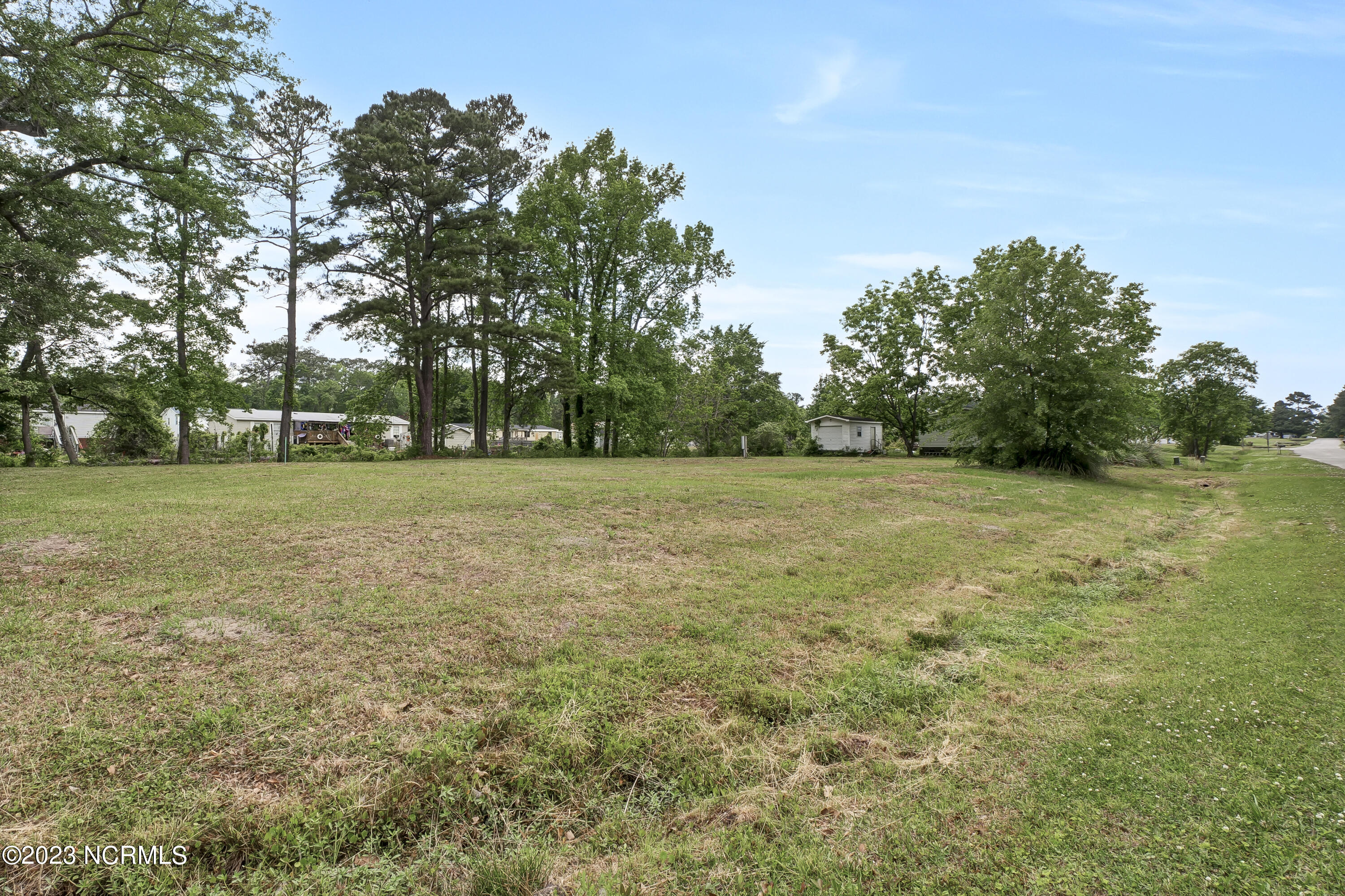 194 Gray Road Newport, NC 28570 - Photo 6 of 6 P9899368