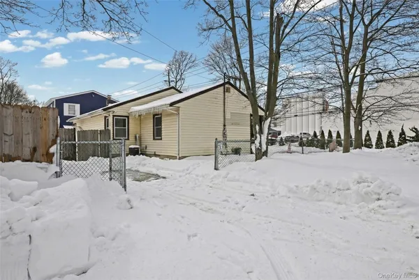 $629,999 | 1733 5th Avenue, Bay Shore, NY 11706