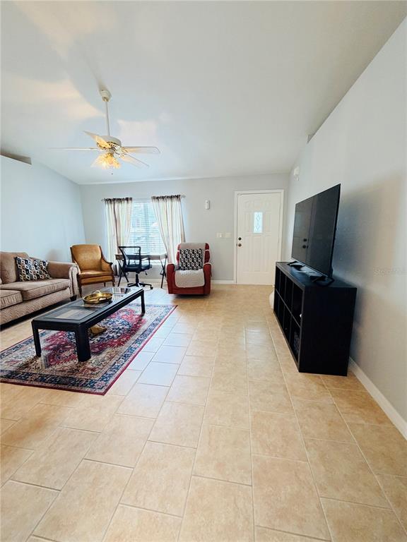 16 Pecan Dr Loop Ocala, FL 34472 - Photo 3 of 31