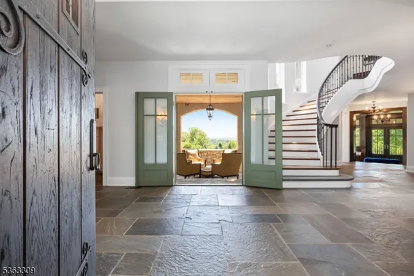 a view of a entrance door of the house