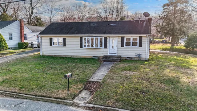 $440,000 | 119 Chestnut Avenue, Atlantic Highlands, NJ 07716