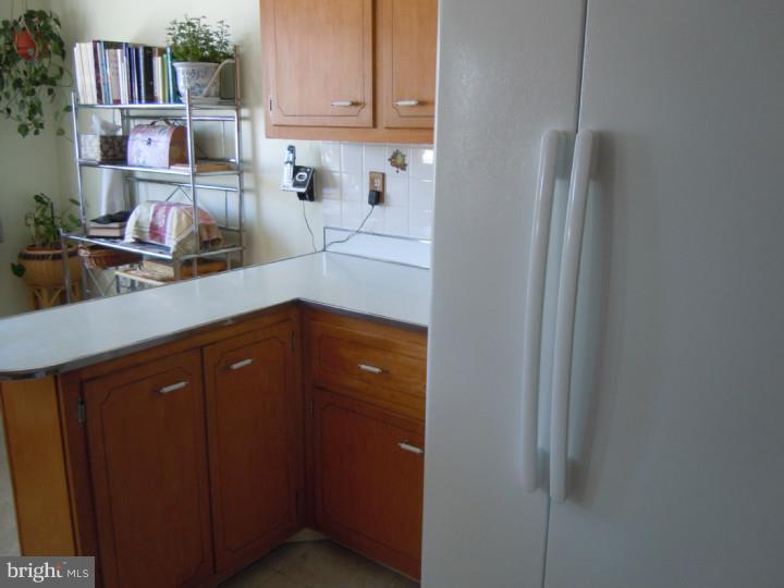 8879 Old Farm Road Philadelphia, PA 19115 - Photo 13 of 23 Kitchen