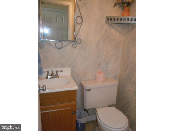 8879 Old Farm Road Philadelphia, PA 19115 - Photo 15 of 23 Half Bath