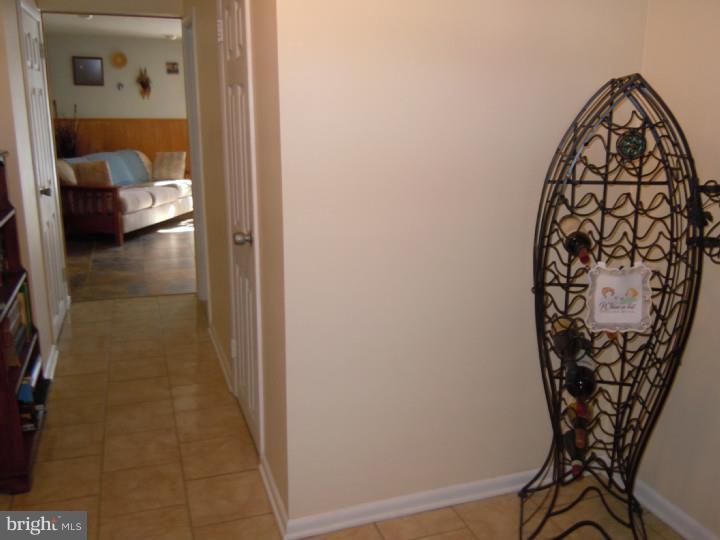 8879 Old Farm Road Philadelphia, PA 19115 - Photo 3 of 23 Foyer