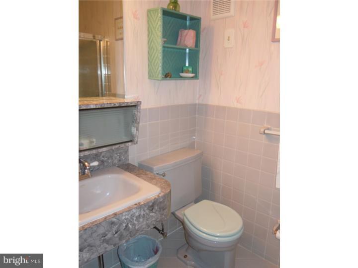 8879 Old Farm Road Philadelphia, PA 19115 - Photo 21 of 23 Bathroom