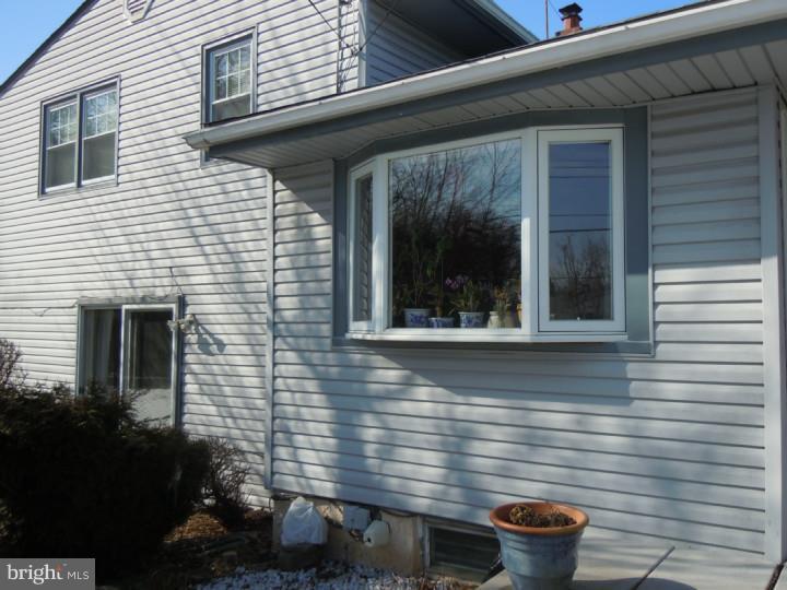 8879 Old Farm Road Philadelphia, PA 19115 - Photo 23 of 23 Exterior Back
