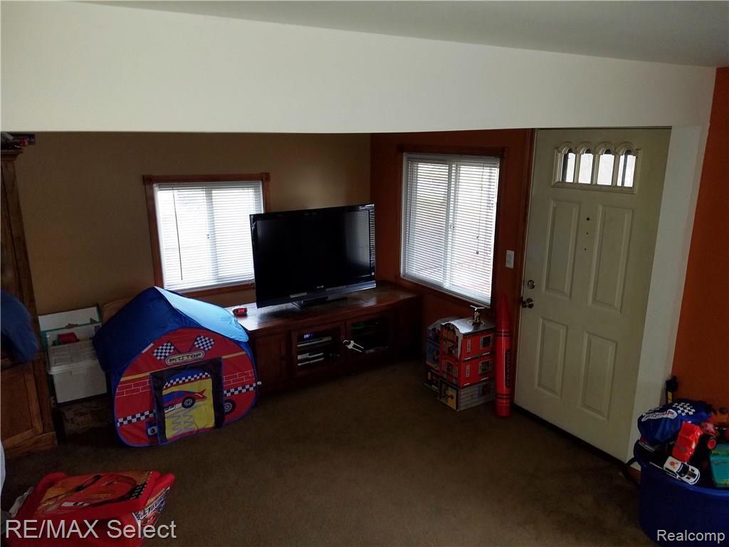 2097 Lavelle Road Flint, MI 48504 - Photo 13 of 22