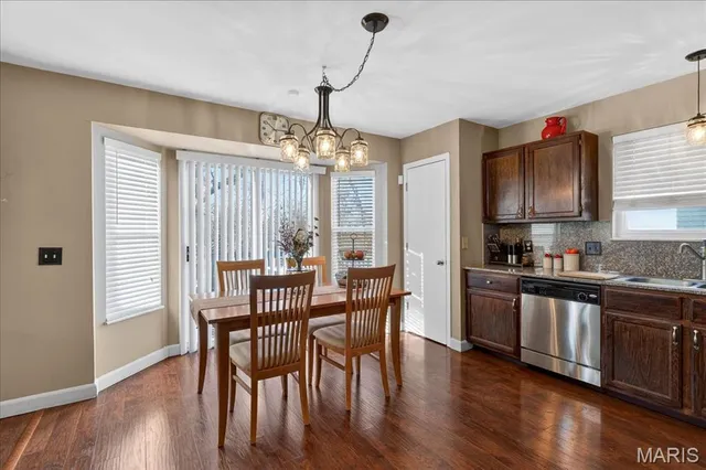 $345,000 | 819 Oak Avenue, Valley Park, MO 63088