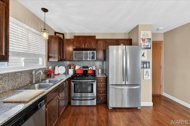 $345,000 | 819 Oak Avenue, Valley Park, MO 63088