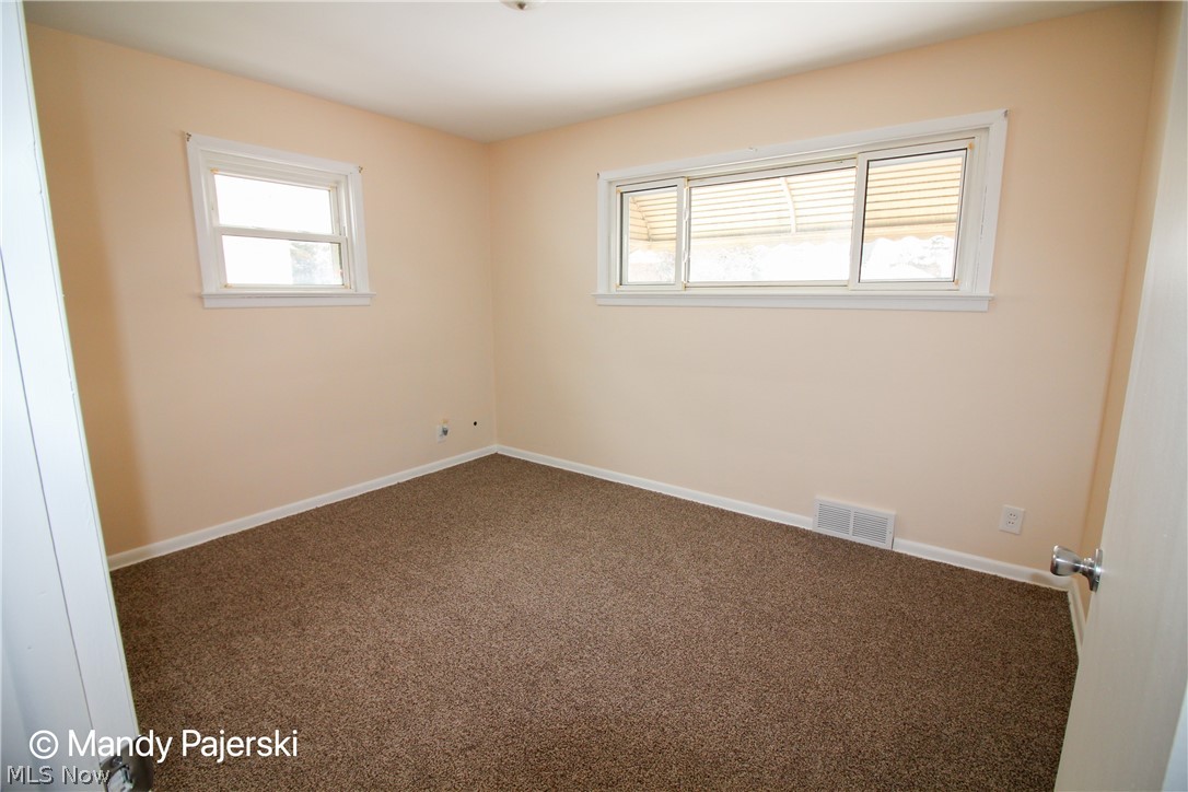 13201 Silver Road Garfield Heights, OH 44125 - Photo 16 of 31