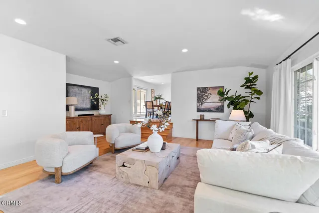 $1,549,000 | 2902 El Caminito, La Crescenta, CA 91214