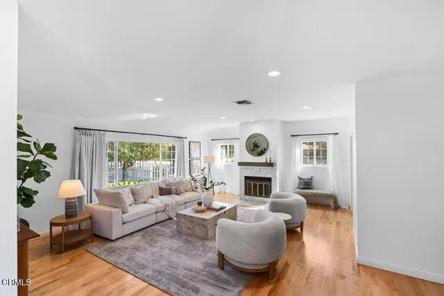 $1,549,000 | 2902 El Caminito, La Crescenta, CA 91214