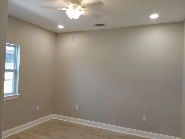 $2,000 | 415 East Prosper Street, Chalmette, LA 70043